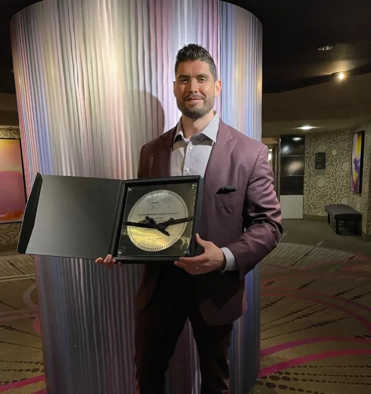 Tomo je 12 godina hvatao kriminalce, a sada vodi kliniku za seks: 'Tko ima problem u krevetu, neka mi se javi!'