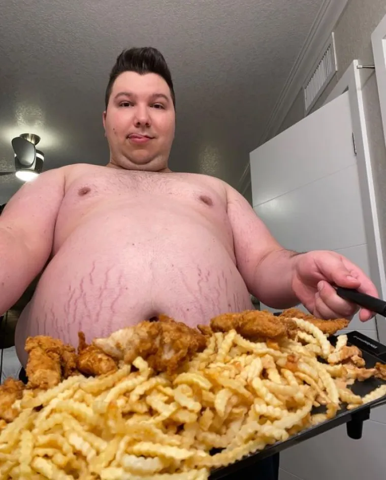 Nicholas, koji ima 3,5 milijuna pretplatnika, rekao je 2021. godine: &quot;Kad sam pokrenuo Mukbanger imao sam 68 kg ili 72 kg, ne mogu se stvarno sjetiti.&quot;