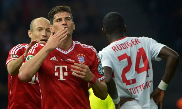 Mario Gomez - Četiri gola, Bayern Munich 7-0 Basel, 2011. godine