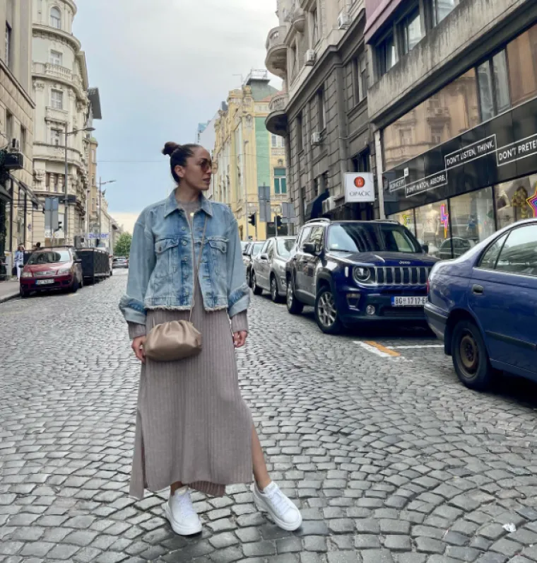 &quot;Neki ljudi su me izdali kad su mi bili najpotrebniji. Oni su inzistirali da uđem na &apos;Farmu&apos; iako ja to nisam htjela. Nakon izvijesnog vremena mami sam rekla ovako: &apos;Mama, nikada nisam poželjela da mi netko drugi bude roditelj osim tebe i tate, ali samo ti na jednoj stvari zamjeram, a to je što me nisi naučila što je zlo prije nego što sam izašla iz kuće. I braća i ja smo štićeni od tog zla na jedan kulturan i lijep način. Kasnije sam naučila što je zlo, nažalost&quot;, zaključila je svoju tužnu priču. 