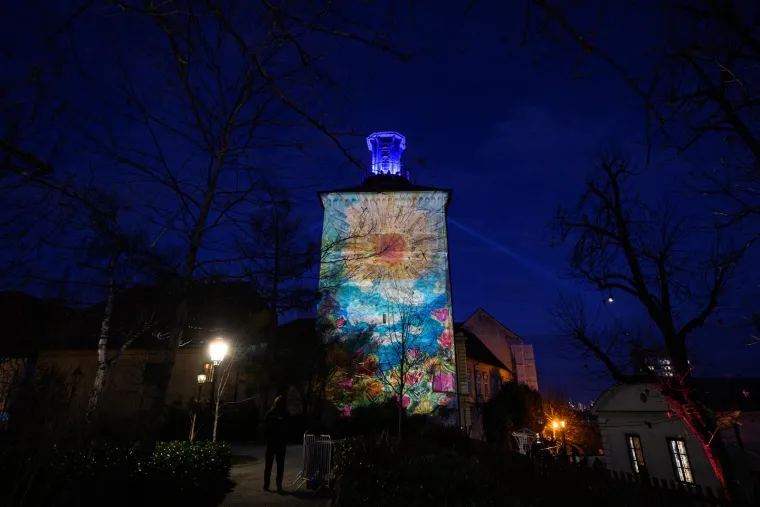 Instalacija Svjetlost buđenja nakuli Lotr&scaron;čak 