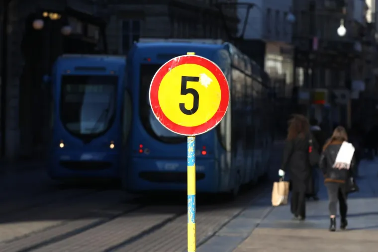 U centru Zagreba osvanuo novi prometni znak: U jednoj od najvažnijih ulica uvedena velika promjena, poznat i razlog