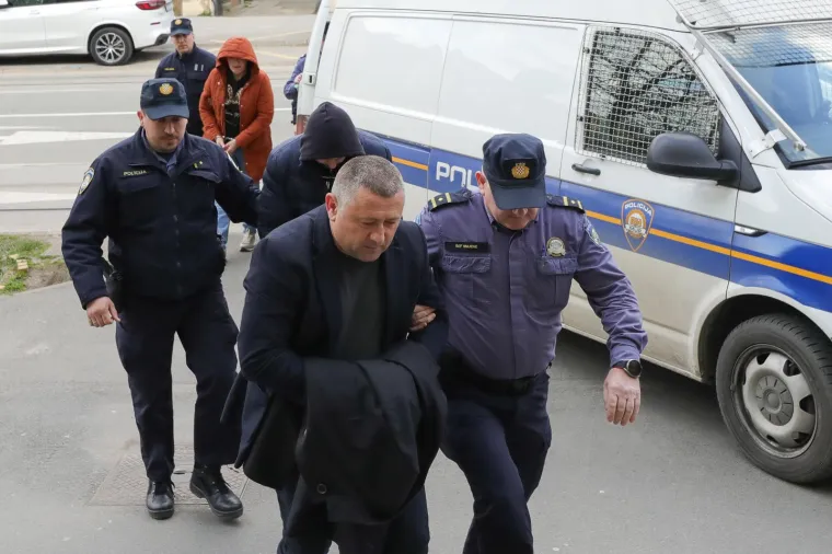 Privođenje HDZ-ova župana Damira Dekanića i suosumnjičenika na osječki sud