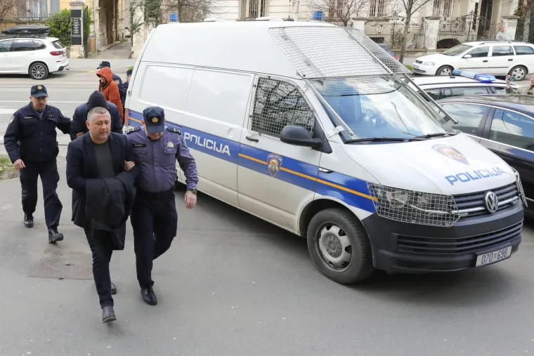 Privođenje HDZ-ova župana Damira Dekanića i suosumnjičenika na osječki sud