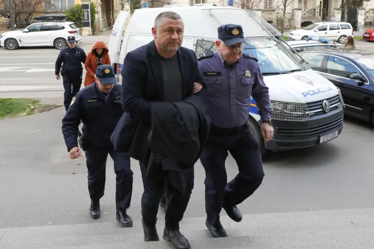 Privođenje HDZ-ova župana Damira Dekanića i suosumnjičenika na osječki sud