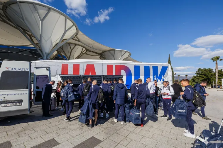 Poljud je spreman za doček svojih junaka: Juniori Hajduka dan nakon velike pobjede sletjeli u splitsku zračnu luku