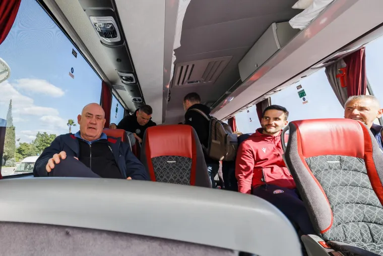 Poljud je spreman za doček svojih junaka: Juniori Hajduka dan nakon velike pobjede sletjeli u splitsku zračnu luku