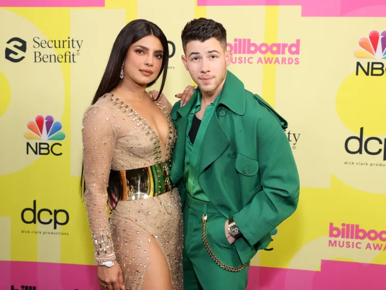Nick Jonas boluje od dijabetesa tipa 1, zbog čega mora itekako paziti na sebe, a u jednom je intervjuu priznao da je sa 13 godina umalo upao u komu. Nasreću, na vrijeme je otišao na hitnu pa je sve prošlo bolje nego što je moglo.