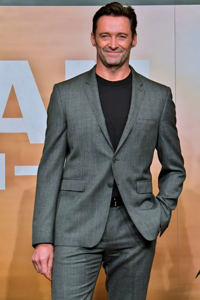 Hugh Jackman boluje od bazalnog karcinoma kože. Prvi puta, Jackmanu je karcinom otkrila vizažistica dok je snimao X mena. Drugi put Jackman je mislio da je riječ o novoj tamnoj pjegici na nosu, no ispostavilo se da je opet riječ o kanceroznoj izraslini. Treći put ranicu je primijetio kada je na nosu vidio krv.

