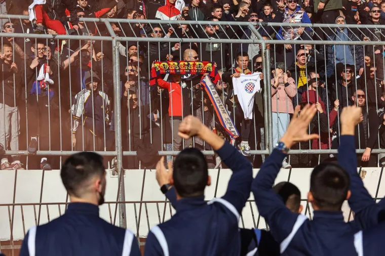 Spektakl na Poljudu: Ove slike govore više od tisuću riječi; Na stadionu bio najslađi gost na svijetu