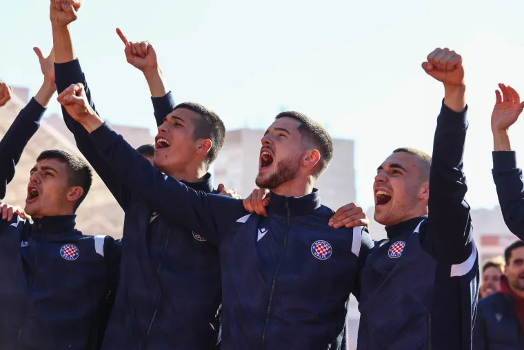 Spektakl na Poljudu: Ove slike govore više od tisuću riječi; Na stadionu bio najslađi gost na svijetu