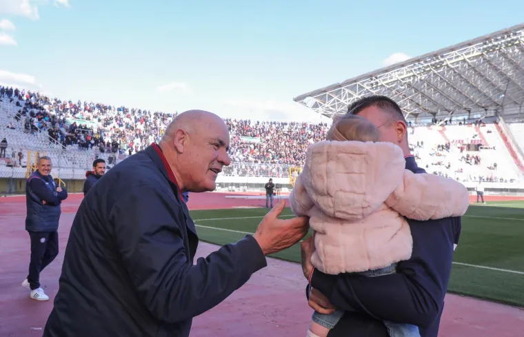 Spektakl na Poljudu: Ove slike govore više od tisuću riječi; Na stadionu bio najslađi gost na svijetu