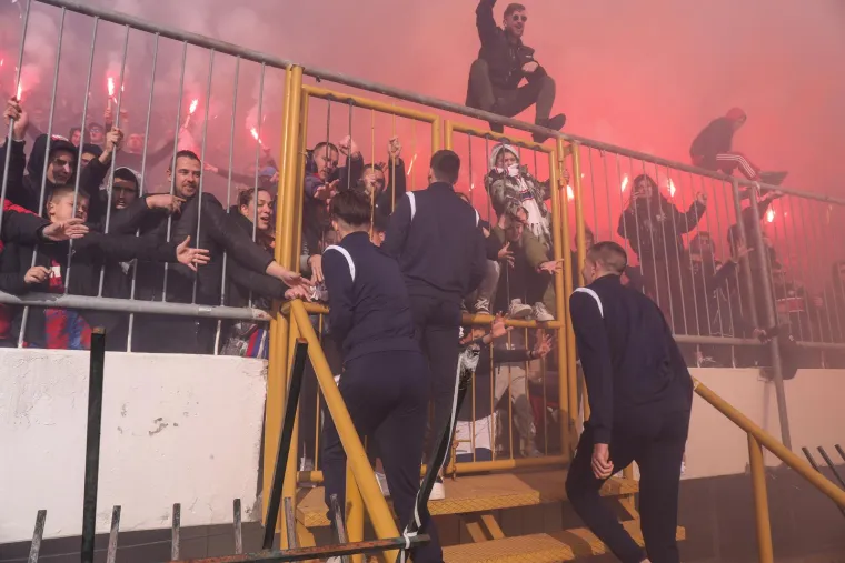 Spektakl na Poljudu: Ove slike govore više od tisuću riječi; Na stadionu bio najslađi gost na svijetu