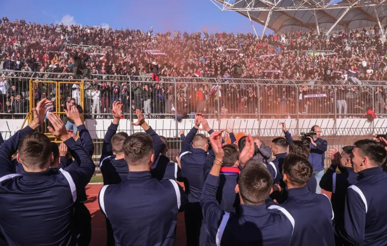 Poljud je danas gorio: Juniori Hajduka dočekani u spektakularnoj atmosferi, evo kako je sve izgledalo