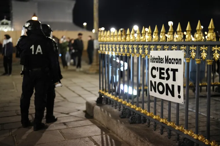 Policija koristila suzavac, uhićeno vi&scaron;e od 70 prosvjednika. Ovako izgledaju ulice u Francuskoj