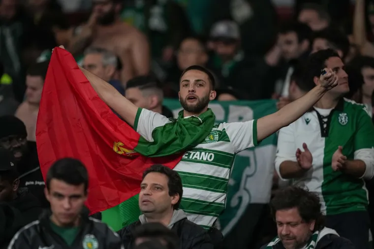 Pogledajte kadrove sinoćnje drame na Emiratesu i lica 'Topnika': Kao da ih je netko udario maljem