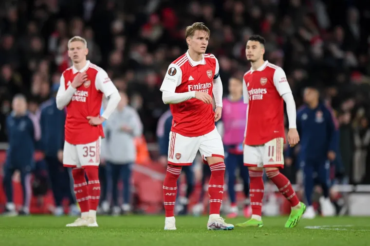 Pogledajte kadrove sinoćnje drame na Emiratesu i lica 'Topnika': Kao da ih je netko udario maljem