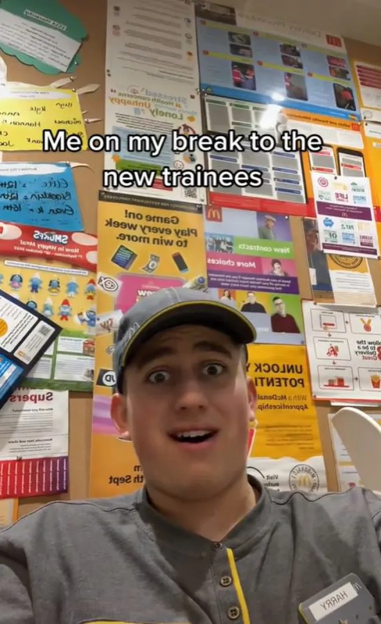 Treći je dodao: &quot;Neka žena je tražila Bacon Chicken Mayo burger bez slanine...&quot;