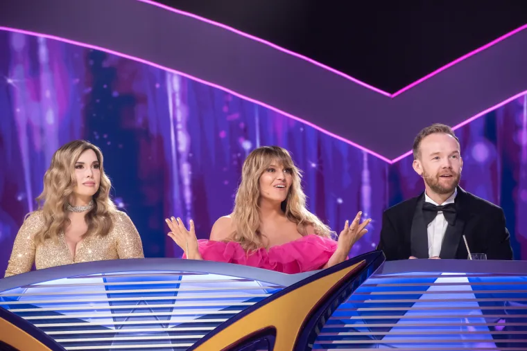 Nives, Antonija i Saša tijekom prve emisije &apos;Masked Singera&apos; uživo