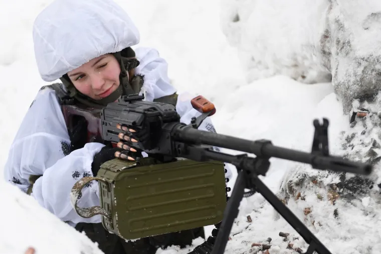 Ruskinje primile smrtonosno oružje u ruke i pokazale vje&scaron;tinu: 'Moskva u svoje redove novači sve vi&scaron;e žena'