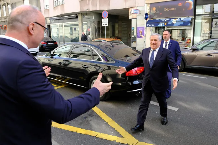 Ono kada svojeg prijatelja ne vidiš duže vrijeme: Pogledajte kako su se izgrlili Grlić Radman i talijanski ministar