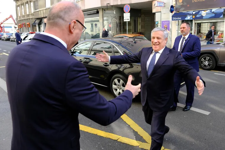 Ono kada svojeg prijatelja ne vidiš duže vrijeme: Pogledajte kako su se izgrlili Grlić Radman i talijanski ministar