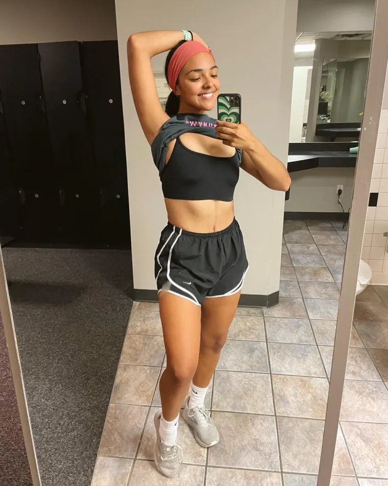 Do svoje 18. težila je 111 kg: Doktori nisu imali lijepe prognoze, a onda je prelomila i - sada izgleda wow!