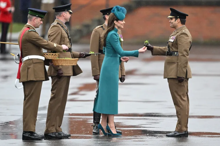 Kate Middleton blistala kao pukovnica Irske garde, a princ William priznao: 'Opet neću uspjeti popiti pola litre piva'