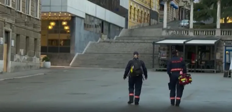 Evo kako je izgledala Rijeka večer i jutro prije započete akcije. Sve kontrolira vojska na krovu, civilna zaštita...