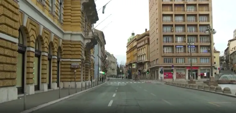 Evo kako je izgledala Rijeka večer i jutro prije započete akcije. Sve kontrolira vojska na krovu, civilna zaštita...