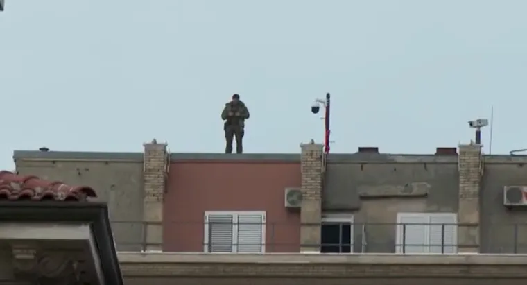 Evo kako je izgledala Rijeka večer i jutro prije započete akcije. Sve kontrolira vojska na krovu, civilna zaštita...