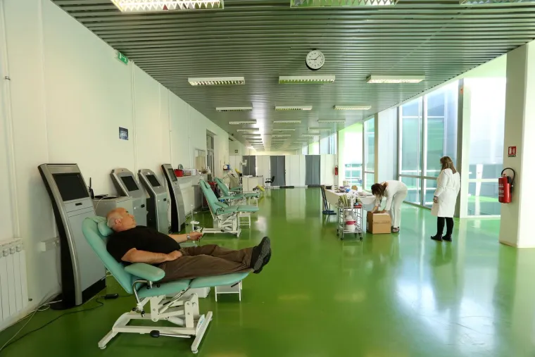 Dan kada je sve stalo! Kafići su bili zatvoreni, stožer održavao pressice, a ljudi stajali u redovima