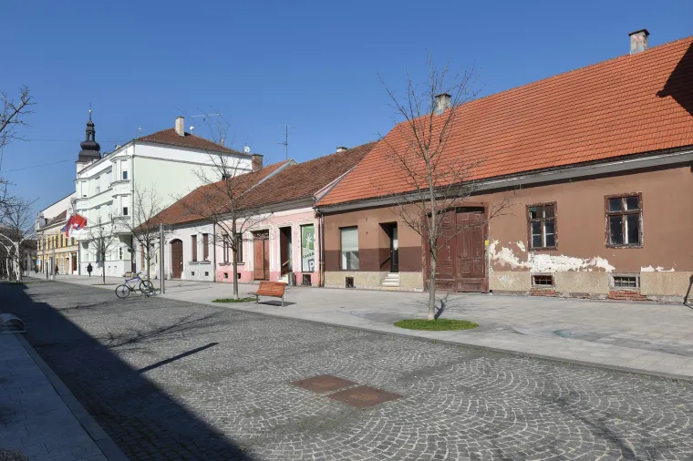 Dan kada je sve stalo! Kafići su bili zatvoreni, stožer održavao pressice, a ljudi stajali u redovima