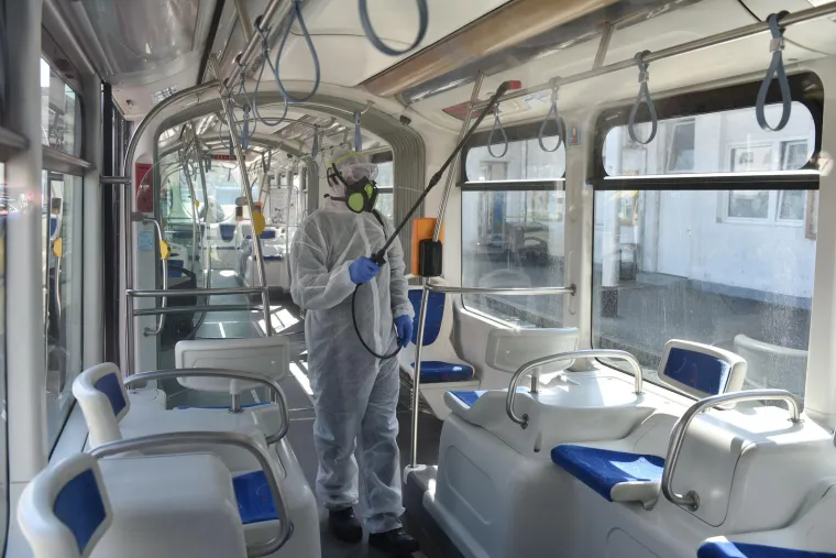 Dan kada je sve stalo! Kafići su bili zatvoreni, stožer održavao pressice, a ljudi stajali u redovima