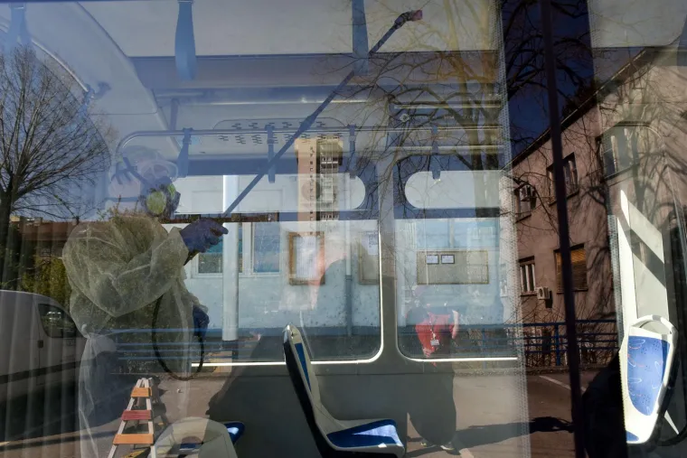 Dan kada je sve stalo! Kafići su bili zatvoreni, stožer održavao pressice, a ljudi stajali u redovima