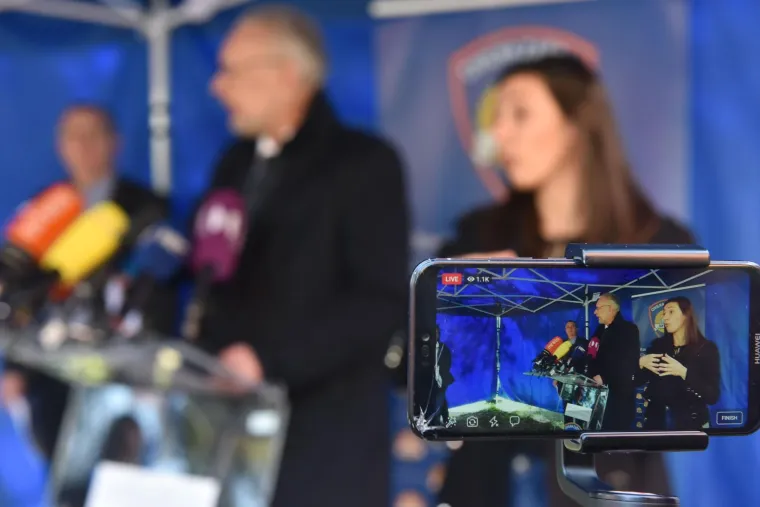 Dan kada je sve stalo! Kafići su bili zatvoreni, stožer održavao pressice, a ljudi stajali u redovima