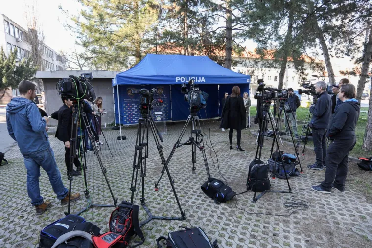 Dan kada je sve stalo! Kafići su bili zatvoreni, stožer održavao pressice, a ljudi stajali u redovima