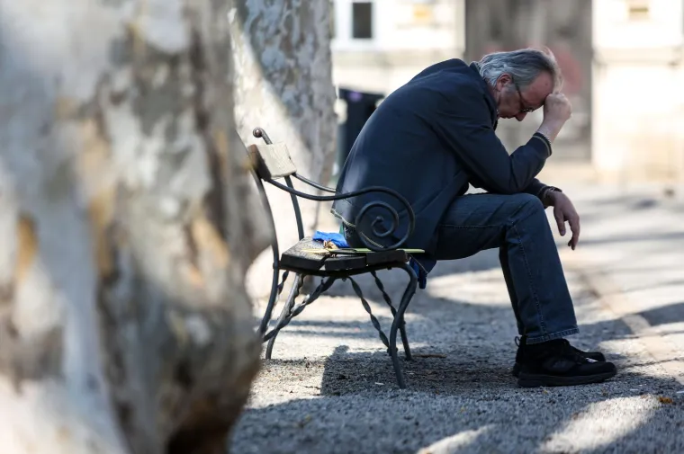 Dan kada je sve stalo! Kafići su bili zatvoreni, stožer održavao pressice, a ljudi stajali u redovima