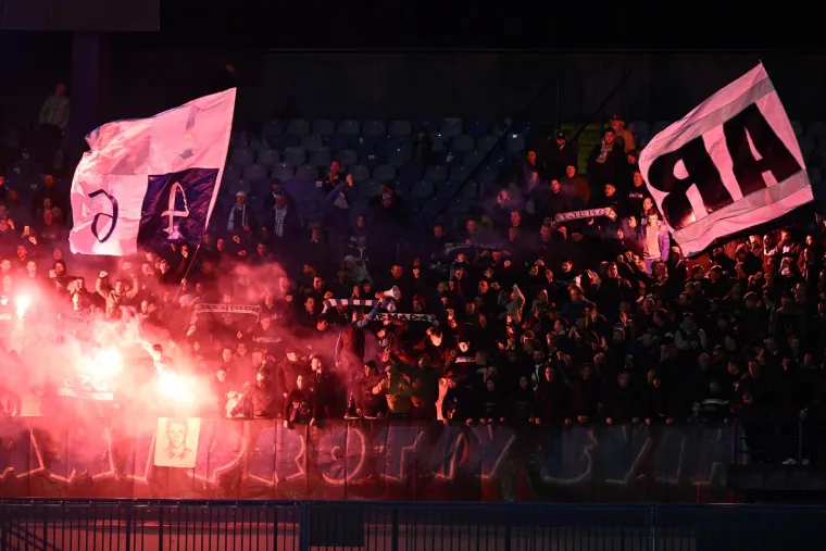 Koreografija za Ademija, bakljade i poruka Boysa za svog tragično preminulog člana čiji ubojica, krvnik, nikad nije priveden pravdi