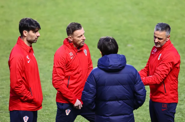 Vatreni su se okupili i odmah krenuli ozbiljno, provjerite kako je bilo na prvom treningu