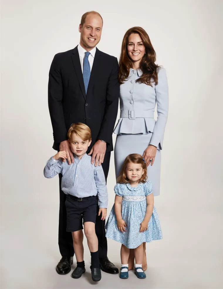 William je prije nekoliko godina pokazao njihove čestitke koje su za Majčin dan napravili za pokojnu Dianu, a Charlotteina je sadržavala posebno dirljivu poruku ispisanu na kartici boje fuksije s rukom nacrtanim raznobojnim srcem.