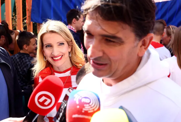 Izbornik Zlatko Dalić u dru&scaron;tvu pet reprezentativaca razveselio sve posjetom Dječjem domu u Splitu