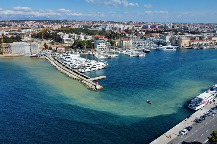 Žuta mrlja &scaron;iri se prema gradskoj luci, ljudi se zaustavljaju i fotografiraju: Stigao je i odgovor na pitanje &scaron;to se događa