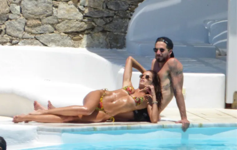 Zamamna Brazilka pojavila se praktički gola na Copacabani, fanovi ne mogu vjerovati čime ih je 'počastila'