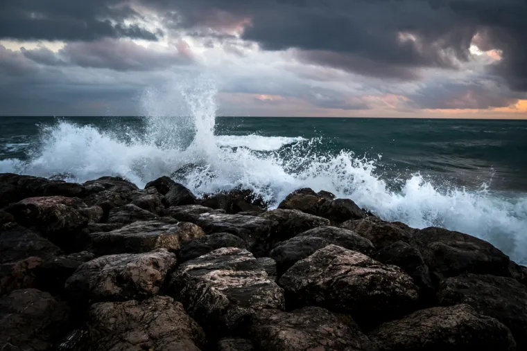 7. Stijene i tlo koje prirodno sadrže kemikalije i minerale kao &scaron;to su arsen, radon i uran