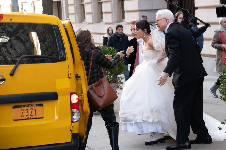 Selena Gomez šokirala sve: Vrijeme u New Yorku je stalo kad je osvanula na ulici u raskošnoj vjenčanici