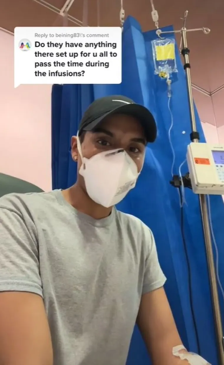 &quot;Moj liječnik je na početku mislio da imam karcinom mjehura. Išao sam na zahod oko 25 puta dnevno prije nego što mi je postavljena dijagnoza. Samo sam se rasplakao jer sam mislio da je rak&quot;, objasnio je.