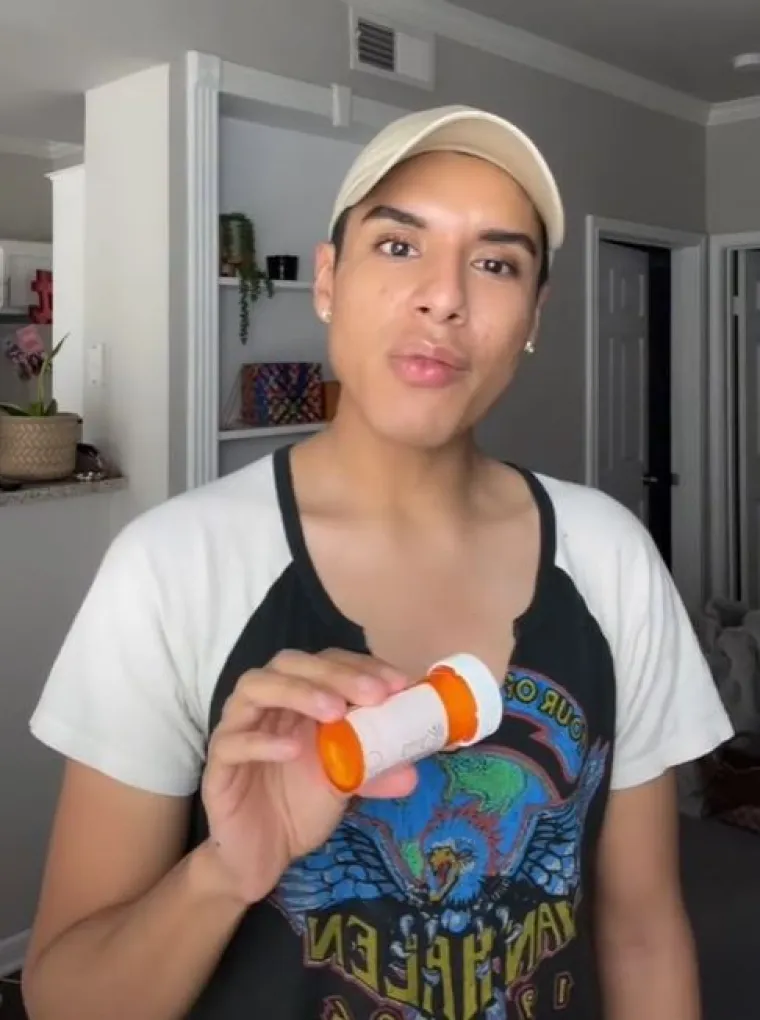 Umjesto crtanja, počeo je kuhati, a kada zna koliko TikTok pomaže ljudima, osjeća se bolje.