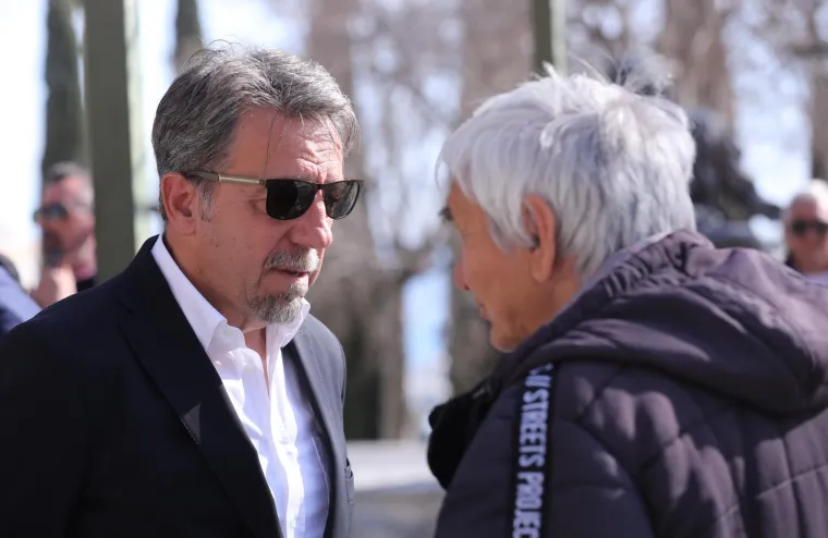 Brojna poznata lica na groblju Lovrinac ispratila Petra Nadovezu na posljednji počinak