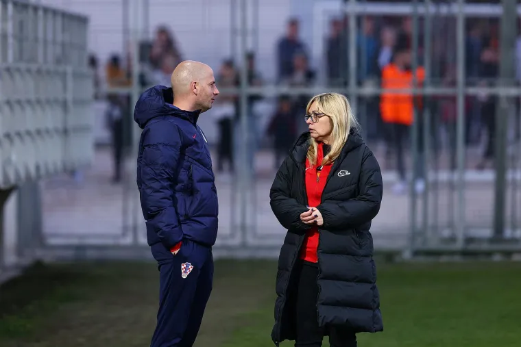 Trening propustila tri igrača: Branitelji dočekali Vatrene, poznato je &scaron;to su im poklonili